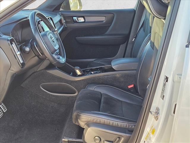used 2020 Volvo XC40 car, priced at $21,989