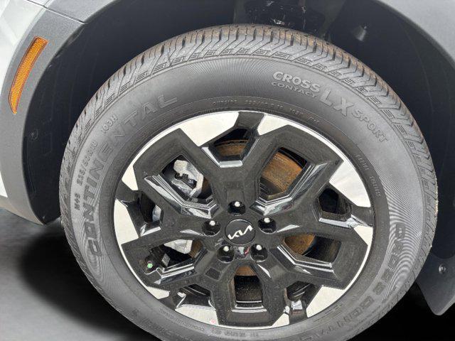 new 2025 Kia Sorento car, priced at $35,890