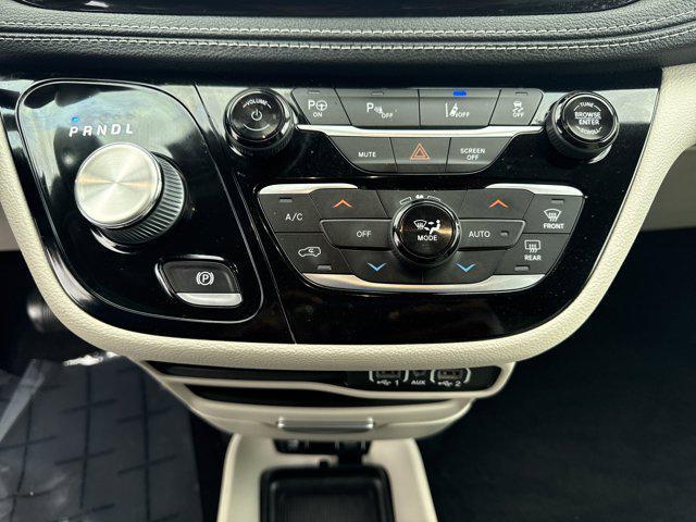 used 2021 Chrysler Pacifica Hybrid car, priced at $23,295