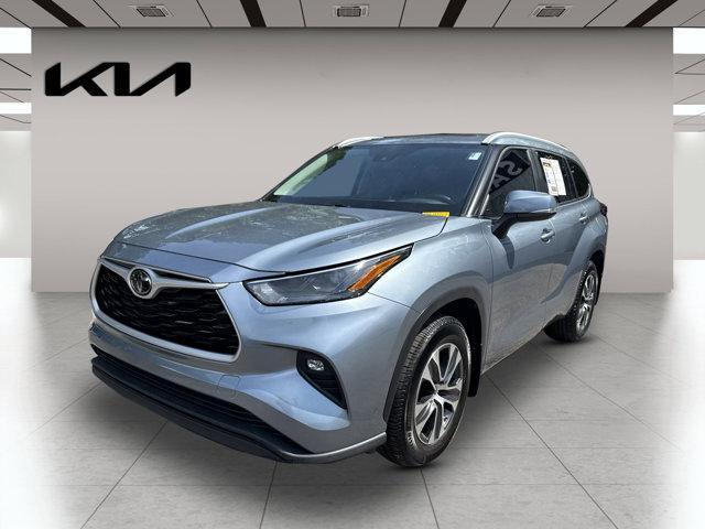 used 2023 Toyota Highlander car, priced at $34,895