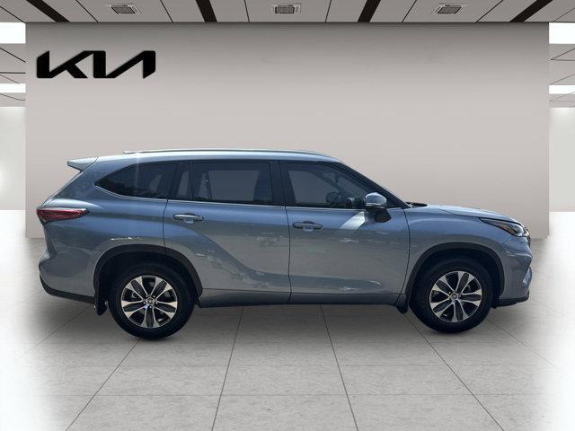 used 2023 Toyota Highlander car, priced at $34,895