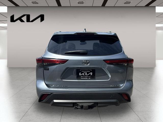 used 2023 Toyota Highlander car, priced at $34,895