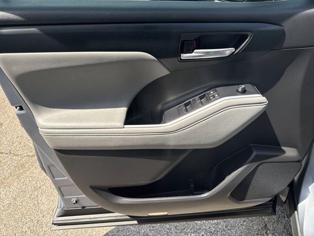 used 2023 Toyota Highlander car, priced at $34,895