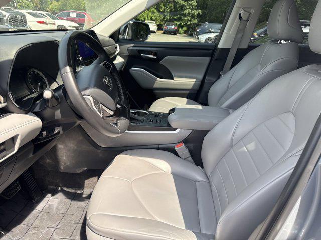 used 2023 Toyota Highlander car, priced at $34,895