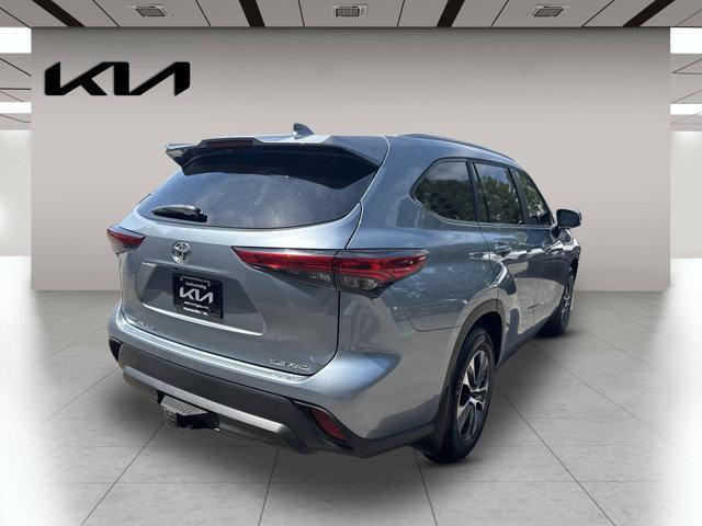 used 2023 Toyota Highlander car, priced at $34,895
