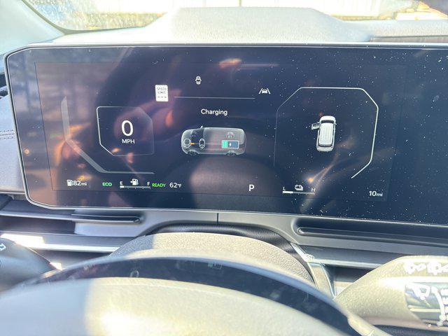 new 2025 Kia Carnival Hybrid car, priced at $53,630