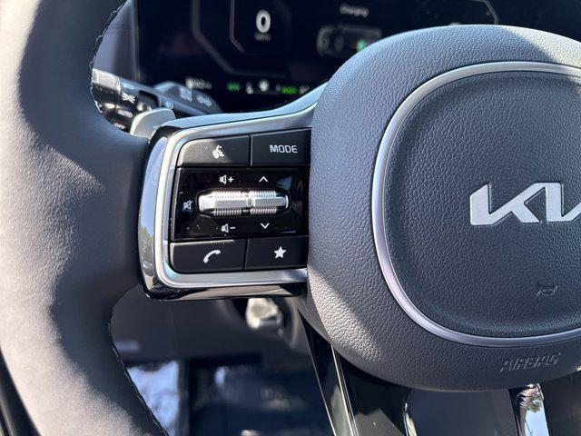 new 2025 Kia Carnival Hybrid car, priced at $53,630