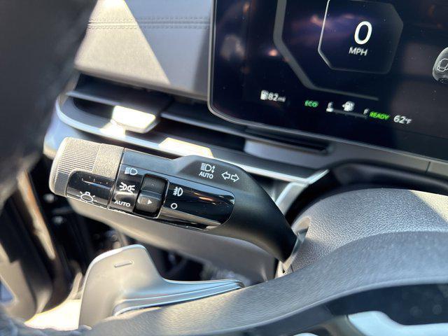 new 2025 Kia Carnival Hybrid car, priced at $53,630