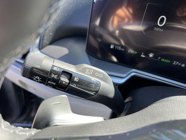 new 2025 Kia Sorento Hybrid car, priced at $45,490