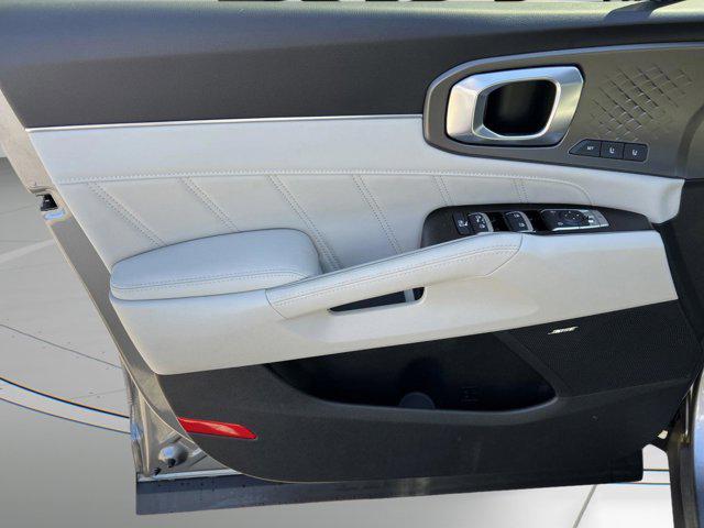 new 2025 Kia Sorento Hybrid car, priced at $45,990