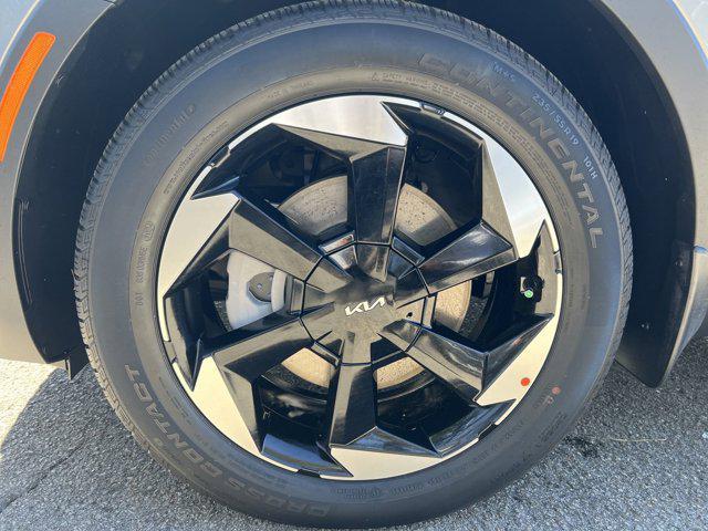 new 2025 Kia Sorento Hybrid car, priced at $45,490