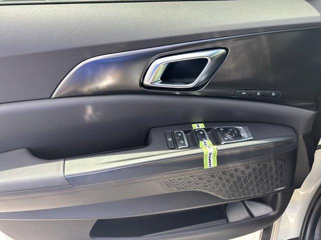 new 2025 Kia Carnival car, priced at $54,035
