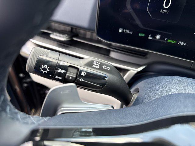 new 2025 Kia Carnival Hybrid car, priced at $50,035
