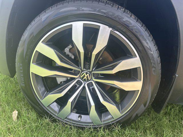 used 2022 Volkswagen Atlas car, priced at $30,195