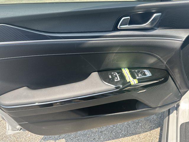 new 2025 Kia K5 car, priced at $32,995