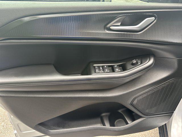 used 2024 Jeep Grand Cherokee car, priced at $32,995