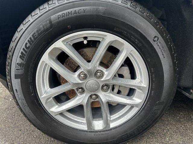 used 2024 Jeep Grand Cherokee car, priced at $32,995