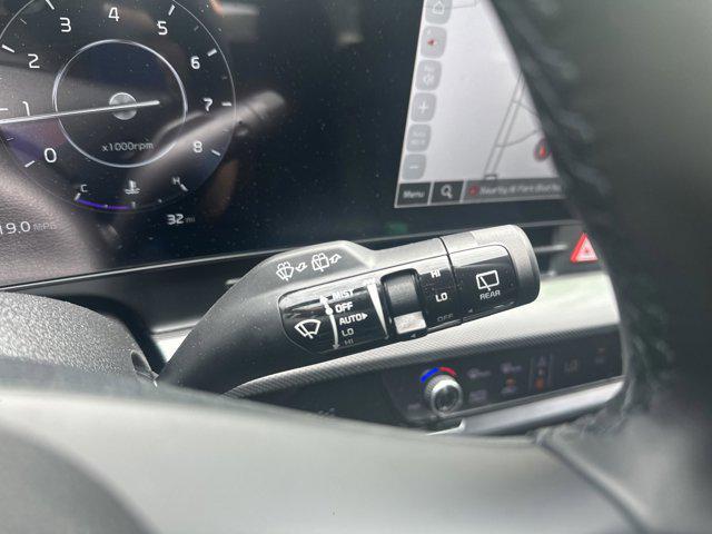 new 2025 Kia Sportage car, priced at $33,180