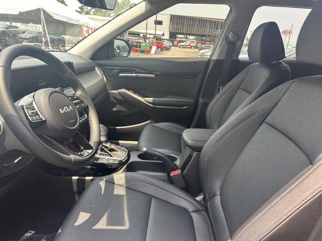 new 2025 Kia Seltos car, priced at $27,700