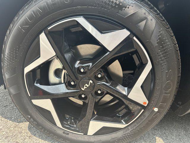 new 2025 Kia Seltos car, priced at $27,700