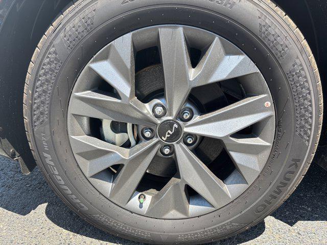 new 2025 Kia Sportage car, priced at $33,335