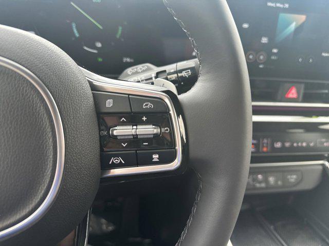 new 2025 Kia Carnival Hybrid car, priced at $53,370