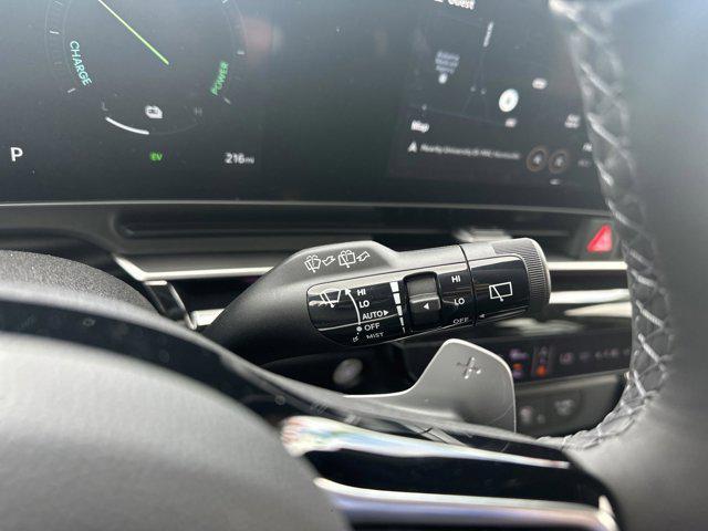 new 2025 Kia Carnival Hybrid car, priced at $53,370