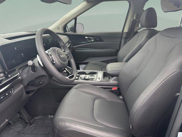new 2025 Kia Carnival Hybrid car, priced at $53,370