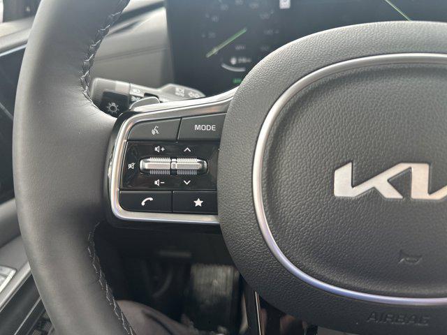 new 2025 Kia Carnival Hybrid car, priced at $54,370
