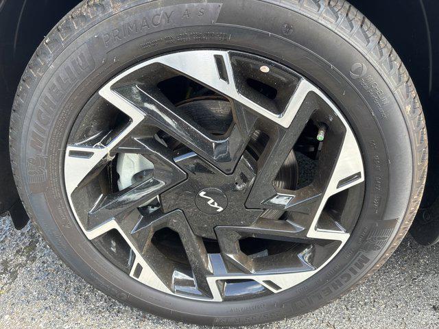 new 2025 Kia Sportage car, priced at $35,085