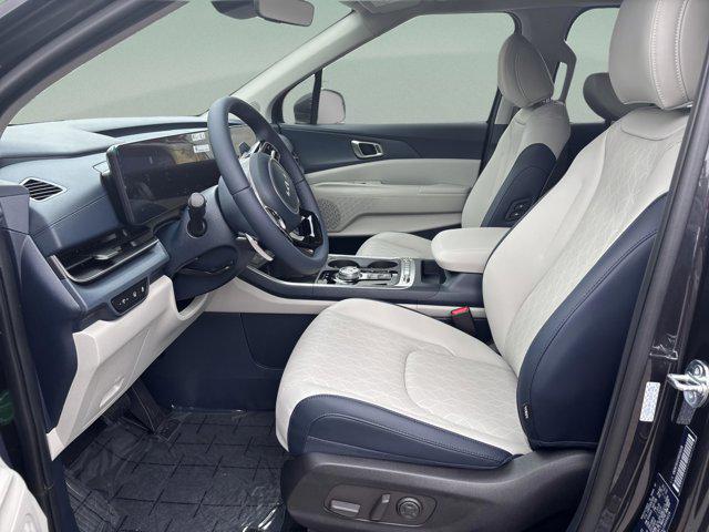 new 2025 Kia Carnival Hybrid car, priced at $48,005