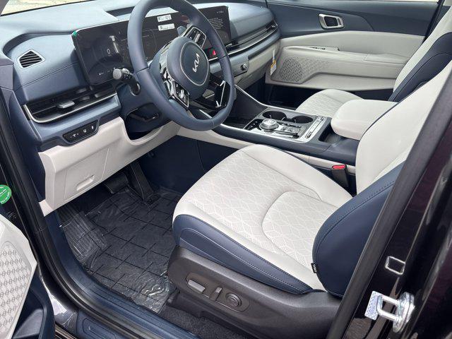 new 2025 Kia Carnival Hybrid car, priced at $49,005