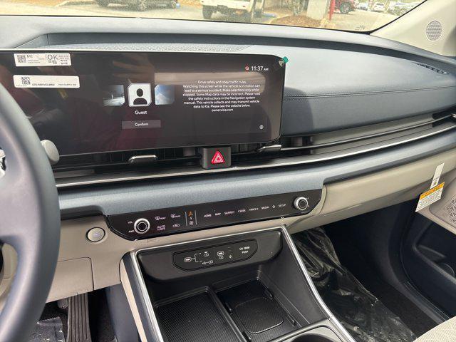 new 2025 Kia Carnival Hybrid car, priced at $49,005