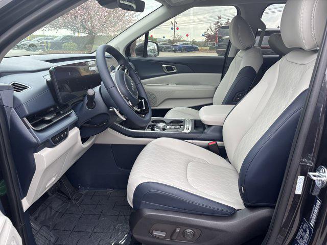 new 2025 Kia Carnival Hybrid car, priced at $49,005