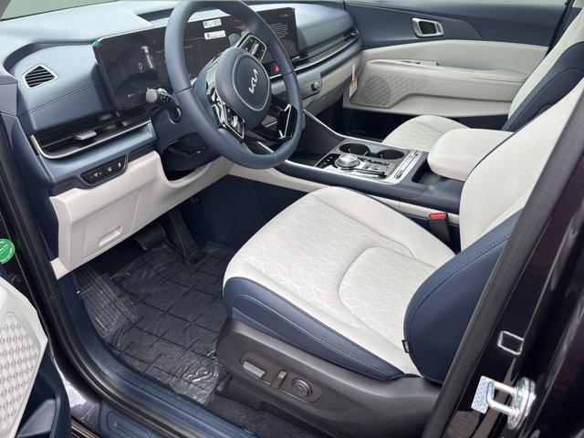 new 2025 Kia Carnival Hybrid car, priced at $48,005