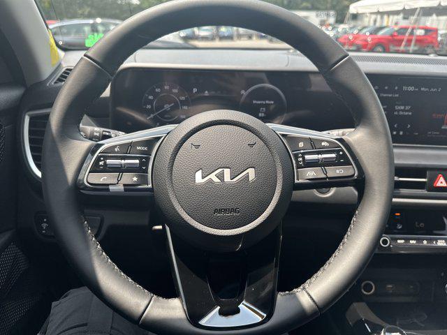 new 2025 Kia Seltos car, priced at $28,095