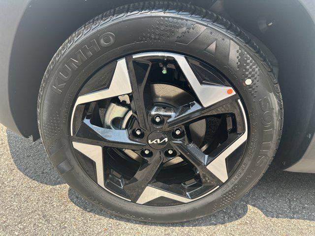 new 2025 Kia Seltos car, priced at $28,095