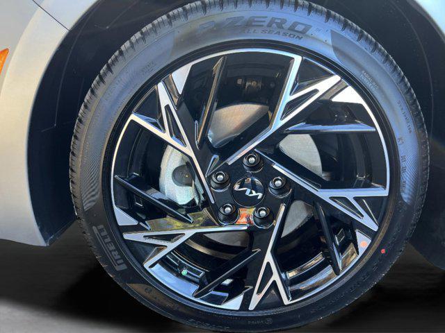 new 2025 Kia K5 car, priced at $31,095