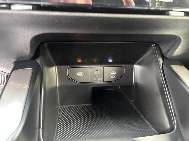new 2025 Kia Sorento car, priced at $32,250