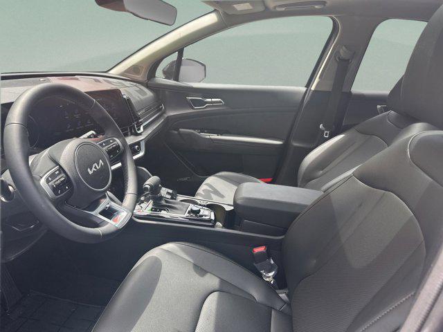new 2025 Kia Sportage car, priced at $33,180
