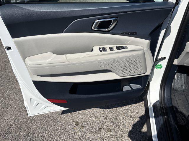 new 2025 Kia Carnival Hybrid car, priced at $44,875