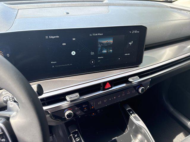 used 2025 Kia Sorento Hybrid car, priced at $39,495