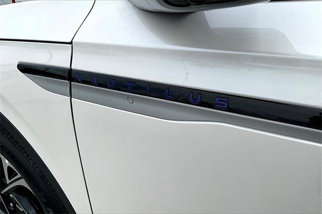 new 2025 Lincoln Nautilus car, priced at $63,020