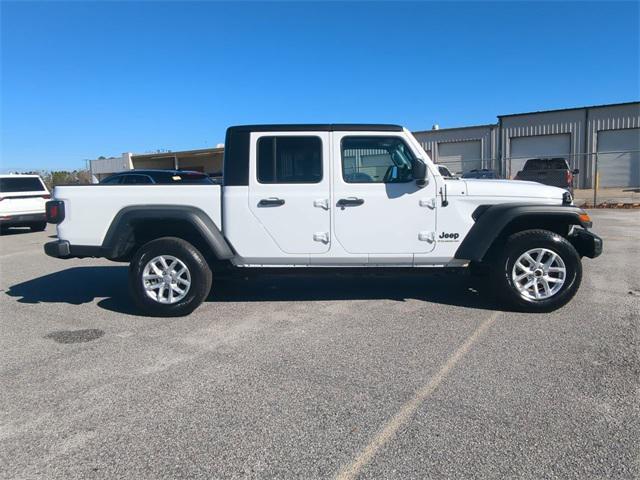 used 2023 Jeep Gladiator car, priced at $31,467