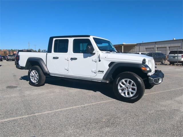 used 2023 Jeep Gladiator car, priced at $31,467