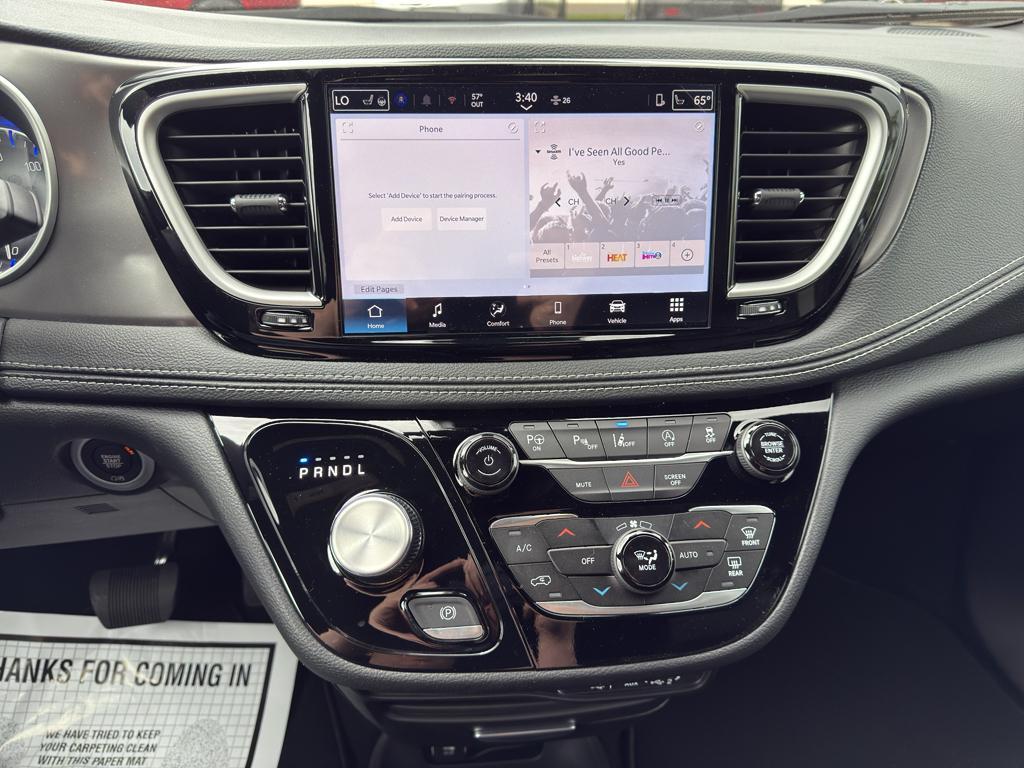 new 2025 Chrysler Pacifica car, priced at $45,725