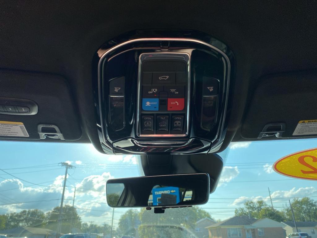 used 2022 Jeep Grand Cherokee car, priced at $38,980