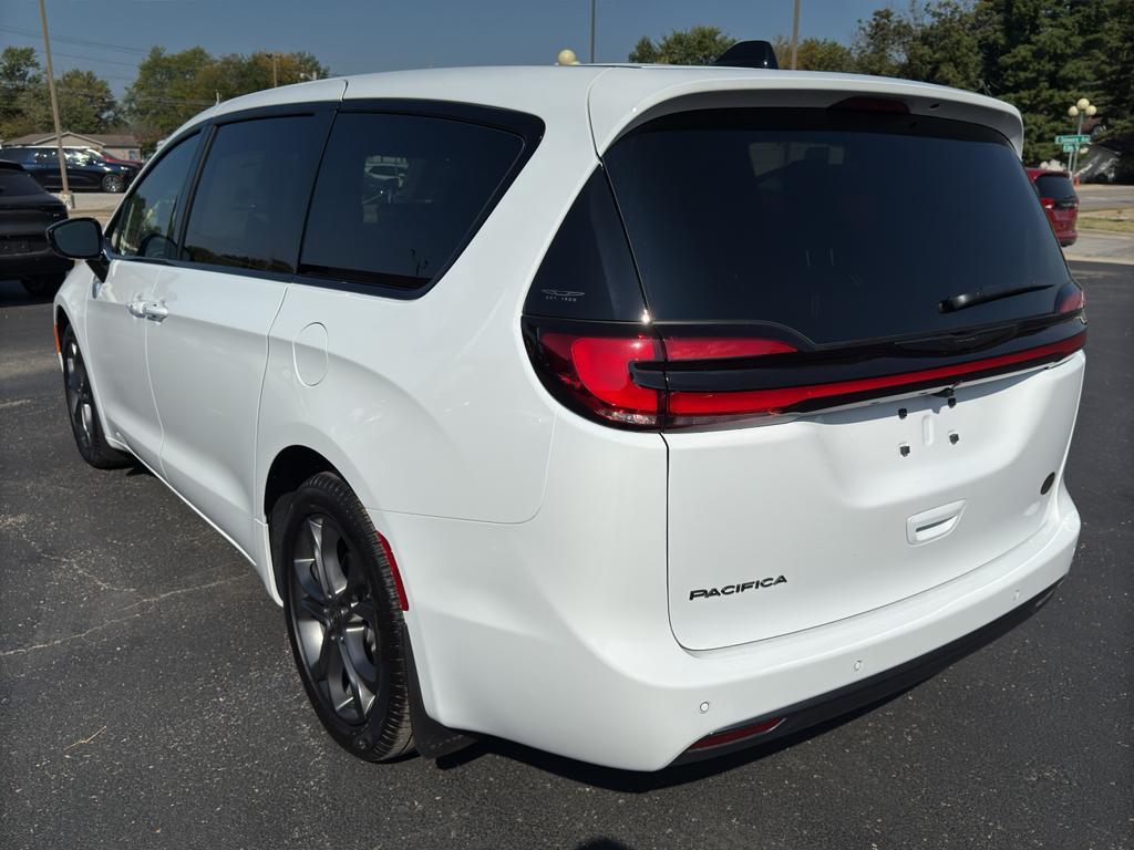 new 2026 Chrysler Pacifica car, priced at $49,555