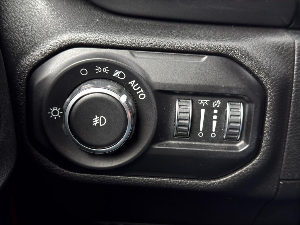 used 2021 Jeep Wrangler Unlimited car, priced at $33,900