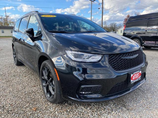 used 2023 Chrysler Pacifica car, priced at $43,900